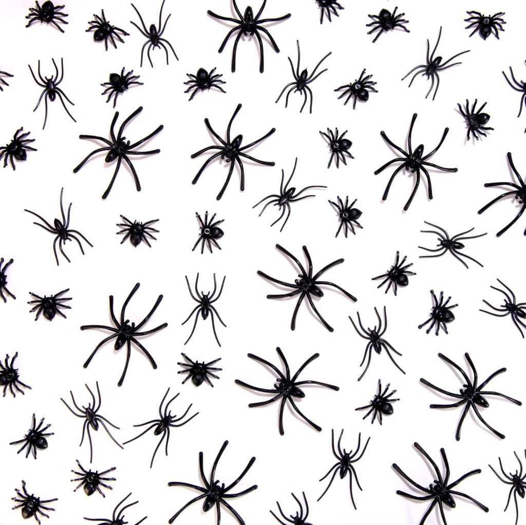 JIALWEN 120 Pieces Realistic Plastic Spiders 3 Sizes