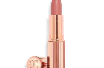 Charlotte Tilbury Matte Revolution Lipstick - Long