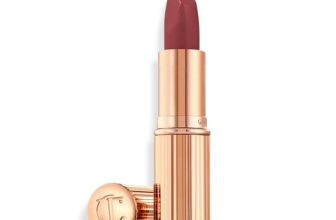 Charlotte Tilbury Matte Revolution Lipstick - Long